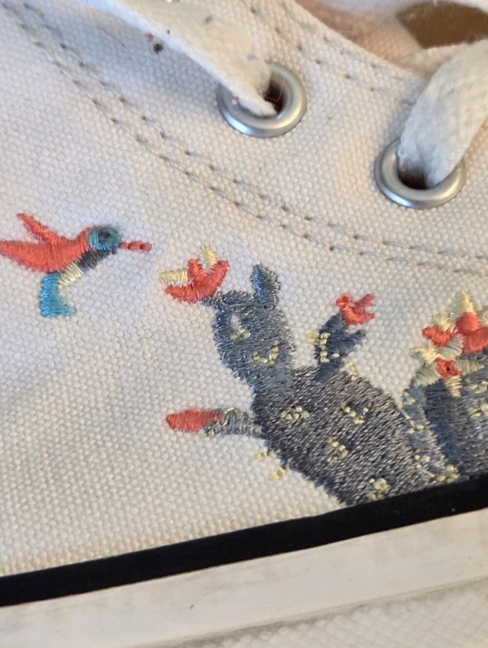 Chuck Taylor All Star Succulent Embroidery Youth size 2 Converse